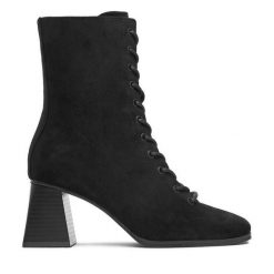 Botki JENNY. Czarne botki damskie Jenny, bez obcasa, na słupku, bez zapięcia. Za 199.99 zł.