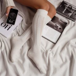 Podkolanówki ażurowe 207 warkocz ecru. Skarpetki damskie Milena, w ażurowe wzory, z bawełny. Za 24.00 zł.