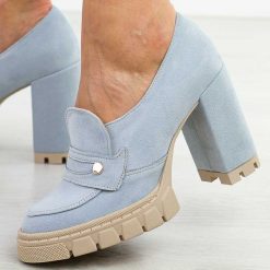 Niebieskie zamszowe Polskie mokasyny damskie na słupku, loafersy Deoni. Niebieskie mokasyny damskie Deoni, z zamszu, bez obcasa. Za 299.00 zł.