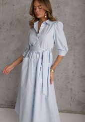 Niebieska Bawełniana Sukienka Koszulowa w Stylu Retro z Wiązanym Paskiem Meresa. Niebieskie sukienki damskie Renee, bez wzorów, z bawełny, eleganckie, bez ramiączek. Za 179.99 zł.