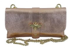Listonoszka metalizowana BARBERINI'S pudrowa 958/1-18. Czerwone shopper bag Barberinis, bez wzorów, ze skóry, bez dodatków. Za 77.99 zł.