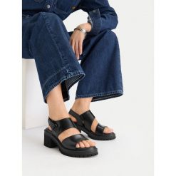 Sandały G-Star. Czarne sandały damskie G-Star, bez wzorów, bez obcasa, na słupku, bez zapięcia. Za 154.99 zł.