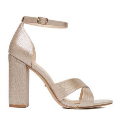 Sandały DeeZee. Żółte sandały damskie DeeZee, bez wzorów, bez obcasa, na słupku, bez zapięcia. Za 139.99 zł.