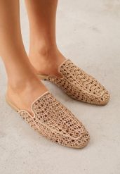 Ciemnobeżowe Klapki Mule z Ażurową Cholewką Szydełkową Civeza. Brązowe klapki damskie Born2be, w ażurowe wzory, z jeansu, bez obcasa, na płaskiej podeszwie, bez zapięcia. Za 89.99 zł.