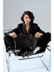 Vince Camuto Shopper bag "Savona" w kolorze czarnym - 38 x 27,5 x 14 cm rozmiar: onesize. Czarne shopper bag Vince Camuto, bez wzorów, z materiału, na ramię, bez dodatków. Za 152.62 zł.