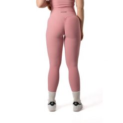 Damskie legginsy bezszwowe prążkowane z efektem scrunch – pudrowy róż. Czerwone legginsy damskie AESTHETIC WOLF, xl, bez wzorów, z dzianiny, z podwyższonym stanem, na fitness i siłownię. Za 119.99 zł.