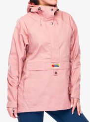 Kurtka damska Fjallraven Vardag Anorak - dusty rose L. Czerwone kurtki damskie Fjällräven, l, bez wzorów, z bawełny, z kapturem. Za 960.45 zł.