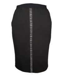Czarna dresowa spódnica Bea na gumce OSTATNIE SZTUKI PLUS SIZE XXL. Czarne spódnice damskie Moda Size Plus Iwanek, l, z aplikacjami, z bawełny, eleganckie, midi. W wyprzedaży za 49.90 zł.