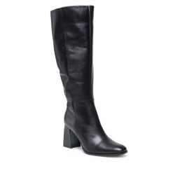 Kozaki Lasocki. Czarne kozaki damskie Lasocki, bez obcasa, na słupku, bez zapięcia. Za 343.99 zł.