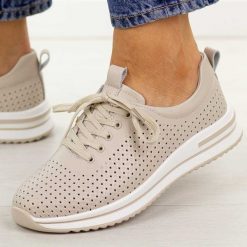 Beżowe ażurowe skórzane półbuty damskie S.Barski 7072. Brązowe półbuty damskie S.BARSKI, na lato, w ażurowe wzory, z jeansu, z okrągłym noskiem, bez obcasa, na płaskiej podeszwie, bez zapięcia. Za 249.00 zł.