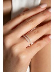 Lodie Silver Srebrny pierścionek z cyrkoniami rozmiar: onesize. Szare pierścionki damskie Lodie Silver, z cyrkonią, srebrne. Za 63.95 zł.