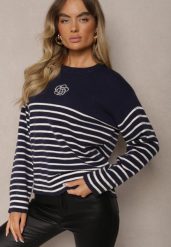 Granatowo-Biały Sweter z Dodatkiem Wiskozy z Cyrkoniami w Paski Nevetema. Niebieskie swetry klasyczne damskie Renee, na zimę, z wiskozy, bez kołnierzyka. Za 84.99 zł.