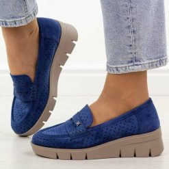 Niebieskie ażurowe zamszowe mokasyny damskie na koturnie Potocki 12608. Niebieskie mokasyny damskie POTOCKI, na lato, z jeansu, bez obcasa. Za 169.00 zł.