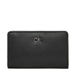 Portfel Calvin Klein. Czarne portfele damskie Calvin Klein, bez wzorów. Za 209.99 zł.