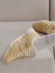 Reebok Sneakersy EO-WORKOUT PLUS 100256570 Żółty. Żółte obuwie sportowe damskie Reebok, ze skóry, bez zapięcia. Za 209.99 zł.
