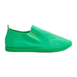 Damskie Tenisówki Trampki Slip-On Zielone Lovinia. Zielone trampki damskie bez wzorów, bez zapięcia. Za 95.05 zł.
