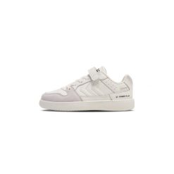 Sneakersy Hummel St. Power Play FS. Białe obuwie sportowe damskie Hummel, bez zapięcia, na jogę i pilates. W wyprzedaży za 164.50 zł.