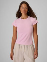 4F T-shirt slim gładki damski - różowy XS. Czerwone t-shirty damskie 4F, xs, bez wzorów, z tkaniny, bez kołnierzyka. Za 69.99 zł.