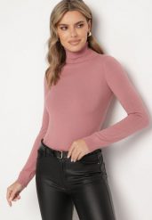 Ciemnoróżowy Klasyczny Golf z Modalem i Wiskozą Linnoriela. Czerwone golfy damskie Born2be, uniwersalny, bez wzorów, z wiskozy, bez ramiączek. Za 44.99 zł.
