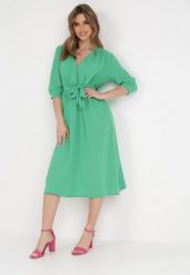 Zielona Sukienka Rheniolea. Zielone sukienki damskie Born2be, bez wzorów, eleganckie, bez ramiączek. Za 129.99 zł.