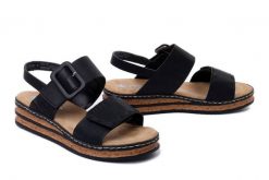 RIEKER 62950-00 black, sandały damskie. Czarne sandały damskie Rieker, bez wzorów, bez obcasa, na koturnie, bez zapięcia. Za 215.94 zł.