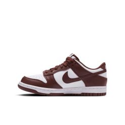 Nike Dunk Low Sneakersy damskie. Czerwone obuwie sportowe damskie Nike, ze skóry, bez zapięcia, trekkingowe. Za 349.99 zł.