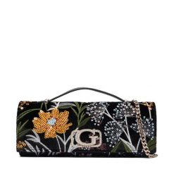 Torebka Guess. Czarne torebki wieczorowe damskie Guess, z aplikacjami, bez dodatków. Za 639.99 zł.
