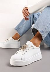 Biało-Złote Sneakersy na Platformie z Odpinanymi Zawieszkami Przy Sznurówkach Harhi. Białe obuwie sportowe damskie Born2be, z bawełny, bez zapięcia. Za 99.99 zł.