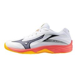 Buty halowe Mizuno Thunder Blade Z. Białe obuwie sportowe damskie Mizuno, z gumy, bez zapięcia, do biegania. Za 239.99 zł.