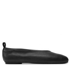Baleriny Calvin Klein Jeans. Czarne balerinki damskie Calvin Klein Jeans, bez wzorów, z jeansu. Za 309.99 zł.