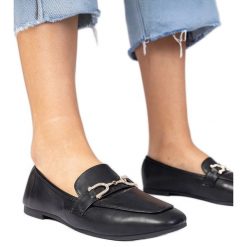 Czarne eleganckie mokasyny z cyrkoniami. Czarne mokasyny damskie ze skóry, bez obcasa. Za 75.95 zł.