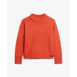 Damski sweter ze stójką Superdry Essential. Brązowe swetry klasyczne damskie Superdry, na zimę, bez kołnierzyka. W wyprzedaży za 236.75 zł.