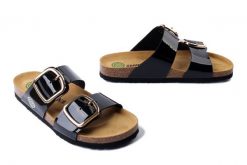 DR. BRINKMANN 700717-01 schwarz, klapki damskie. Czarne klapki damskie Dr. Brinkmann, bez wzorów, bez obcasa, bez zapięcia. Za 247.92 zł.