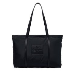 Torebka Calvin Klein. Czarne shopper bag Calvin Klein, bez wzorów, bez dodatków. Za 449.99 zł.