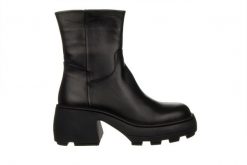Botki Bayla-161 188 1401 01 Black 161635, Czarny, Skóra naturalna - 40. Czarne botki damskie Bayla, na zimę, z gumy, eleganckie, z okrągłym noskiem, za kostkę, bez obcasa, na platformie, bez zapięcia. W wyprzedaży za 269.10 zł.