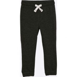 Blukids - Spodnie dziecięce 98-128 cm. Spodnie dresowe chłopięce marki 4F. W wyprzedaży za 37.90 zł.