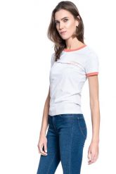 DAMSKI T-SHIRT LEE RINGER TEE SLIM FIT BRIGHT WHITE L40PEPLJ 112108662. Białe t-shirty damskie Lee, l, bez wzorów, bez kołnierzyka. Za 69.99 zł.