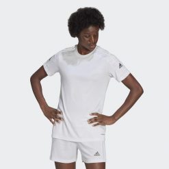 Koszulka damska adidas Squadra 21 Jersey. Białe bluzki damskie Adidas, l, bez wzorów, z jersey, bez kołnierzyka, bez ramiączek. Za 69.00 zł.