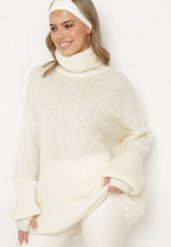 Jasnobeżowy Golf Oversize z Dzianiny z Wełną i Moherem Temittes. Brązowe golfy damskie Born2be, bez wzorów, z dzianiny, bez ramiączek. Za 179.99 zł.