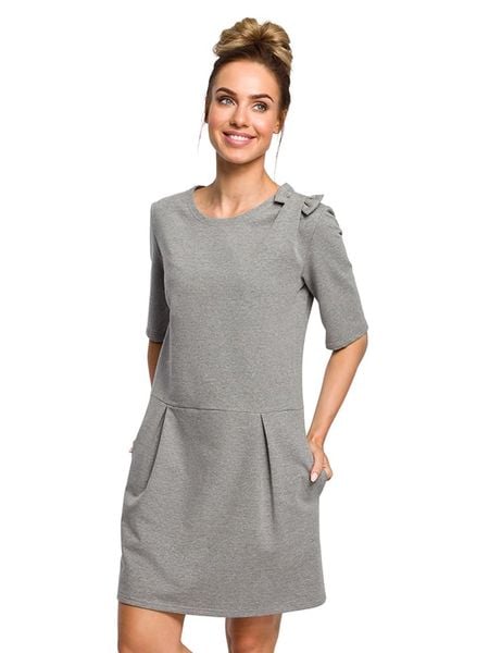 Made of emotion Sukienka w kolorze szarym rozmiar: L. Szare sukienki damskie Made Of Emotion, bez wzorów, bez ramiączek. Za 183.59 zł.