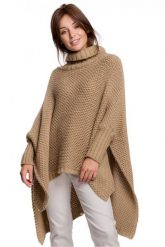 Asymetryczny swobodny sweter jak ponczo z golfem beżowy. Brązowe golfy damskie Polskie swetry, uniwersalny, ze splotem, z asymetrycznym kołnierzem. Za 259.00 zł.