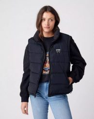 WRANGLER SHORT PUFFER DAMSKA KURTKA PRZEJŚCIOWA BLACK W4R9YJ100 112319249. Czarne kurtki damskie Wrangler, xl, bez wzorów, bez kaptura. Za 359.99 zł.