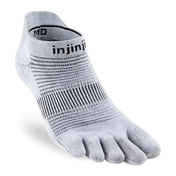 Skarpetki Injinji Original Weight No-Show. Czarne skarpetki damskie Injinji, bez wzorów, ze skóry. Za 81.60 zł.