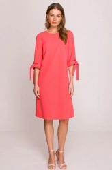Klasyczna elegancka sukienka trapezowa koral. Pomarańczowe sukienki damskie Stylove, bez wzorów, z materiału, biznesowe, bez ramiączek. Za 299.00 zł.