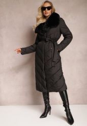 Canadian Peak Bluza "Fanilleak" w kolorze czarnym rozmiar: M. Czarne bluzy damskie Canadian Peak, m, z aplikacjami, bez kaptura. Za 114.71 zł.