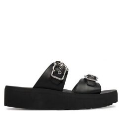 Klapki LOVE MOSCHINO. Czarne klapki damskie Love Moschino, bez wzorów, bez obcasa, bez zapięcia. Za 909.99 zł.