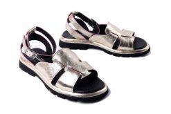 ARTIKER RELAKS 56C0686 złoty, sandały damskie. Żółte sandały damskie Artiker Relaks, bez wzorów, bez obcasa, bez zapięcia. Za 174.93 zł.