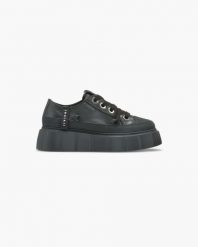 Inuikii LEATHER MATILDA LOW Sneakersy damskie. Czarne obuwie sportowe damskie Inuikii, z gumy, bez zapięcia. W wyprzedaży za 620.95 zł.