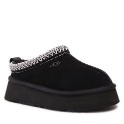 Śniegowce Ugg. Czarne śniegowce damskie Ugg. Za 599.99 zł.