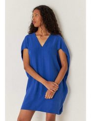 SKFK Sukienka "Leiun" w kolorze niebieskim rozmiar: 38. Niebieskie sukienki damskie SKFK, bez wzorów, bez ramiączek. Za 260.99 zł.